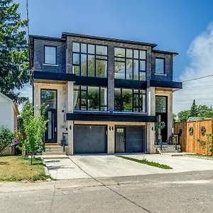 New Build 4 Bedroom-beach Vibes In The City Toronto